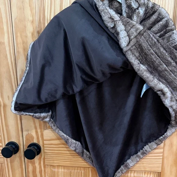 Fabulous Furs Donna Salyers Chocolate Brown Women's Poncho - Picture 4 of 5